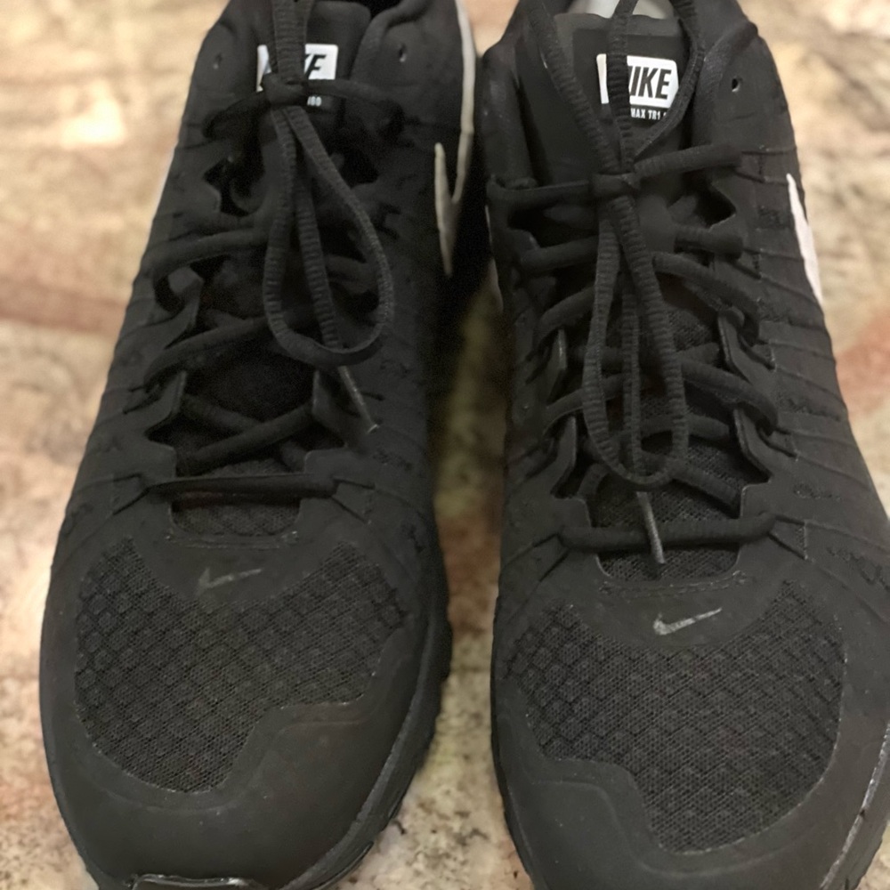 Nike Black Athletic Shoes - Picture 10 of 14